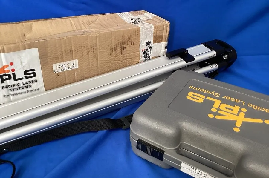 Нивелир Pacific Laser Systems PLS 5 Red Laser Level Kit w/ HVD500 Detector
