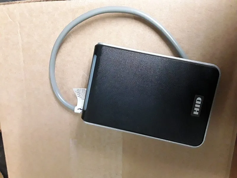 Оборудование видеонаблюдения HID Signo er 40 Black Part#40NKS-T0-000000