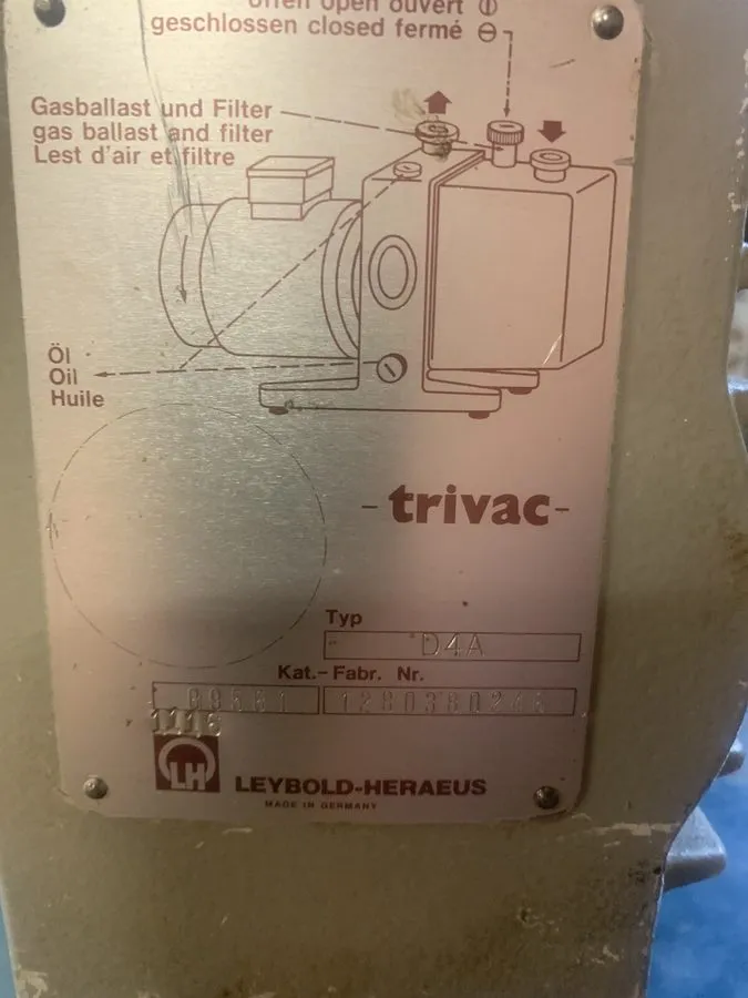 Насос Trivac D4A Dual Stage Vacuum Pump 1/3 HP Motor 115/230V, LEYBOLD-HERAEUS