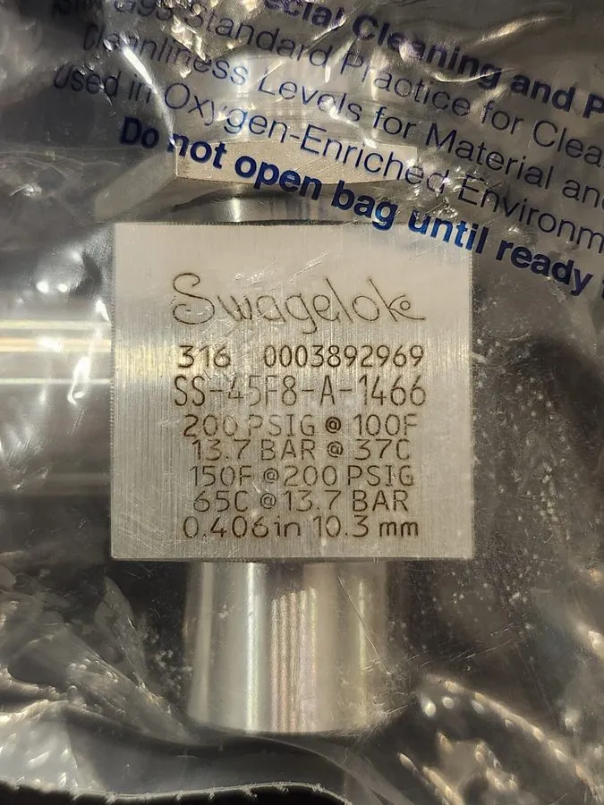 Клапан Swagelok SS-45F8-A-1466 Stainless Steel Ball Valve 6.3 Cv, 1/2 in. FNPT