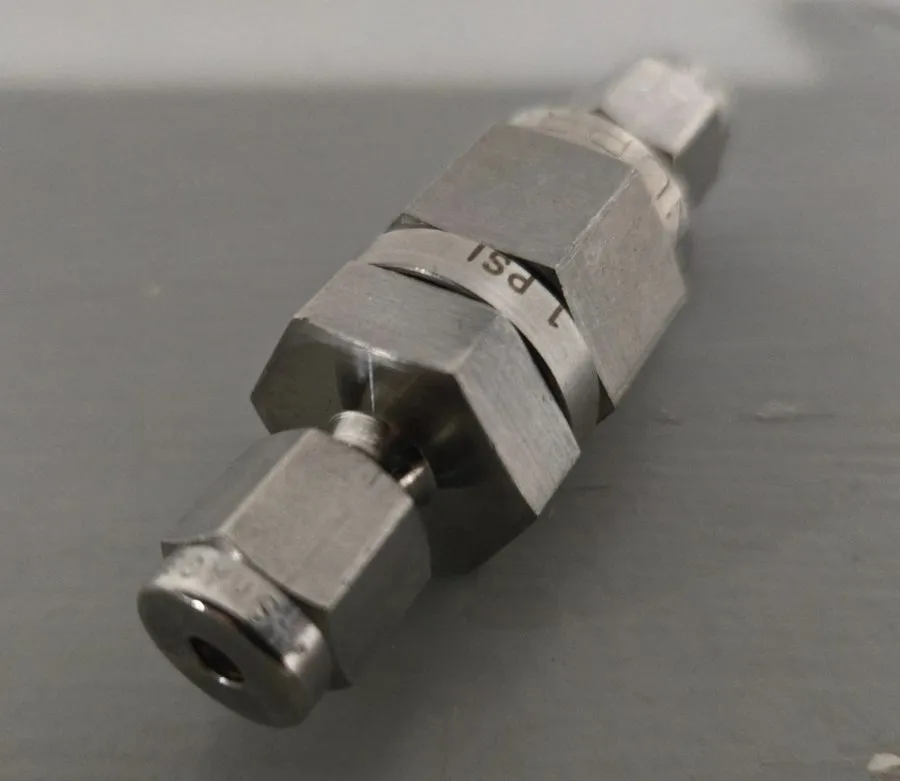 Клапан Swagelok SS-CHS2-1 Stainless Steel Poppet 6000 psig Check Valve FNSP