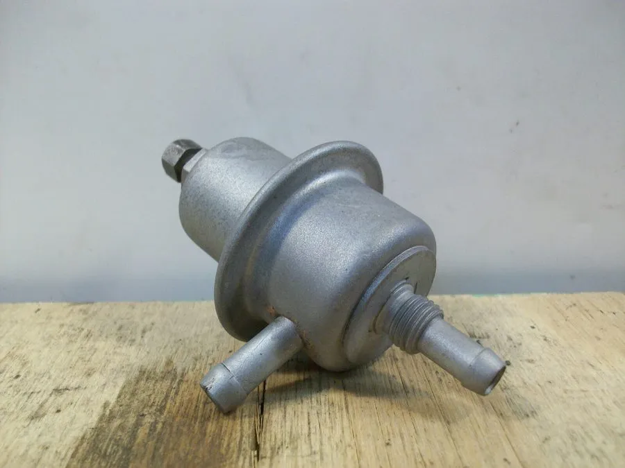 Клапан Porsche 912 914 BOSCH Fuel Pressure Regulator Control Valve 0280160001