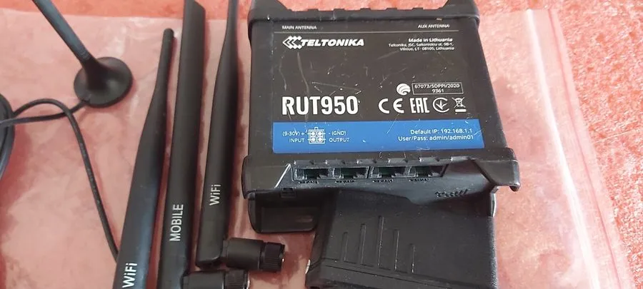 Маршрутизатор Teltonika RUT950 Router with Antennas ! D-2