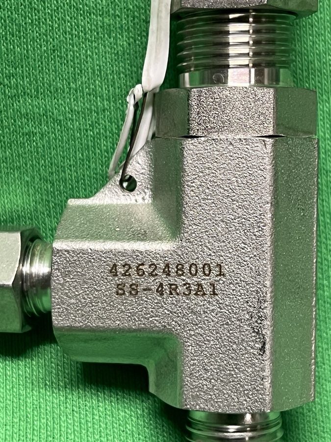 Клапан SWAGELOK SS-4R3A1 HIGH PRESSURE RELIEF VALVE 316 STAINLESS STEEL 1/4" NPT — фото лота 2