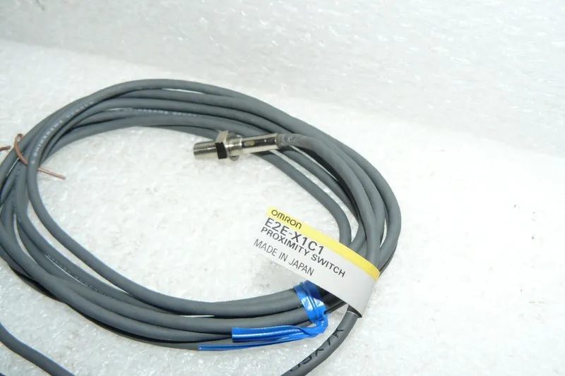Датчик приближения Omron E2E-X1C1 Proximity Sensor, NPN NO, 1mm Range, 12-24VDC,