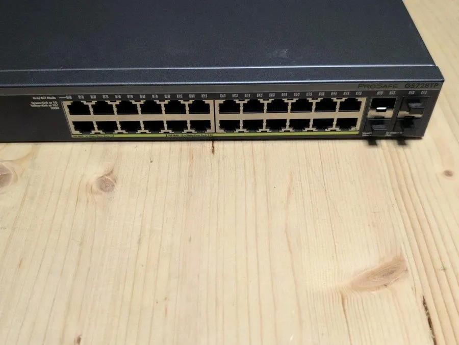 Коммутатор NETGEAR GS728TP Pro 24 Port Gigabit Smart PoE+ Switch 190W 4x SFP GS7 — фото лота 2