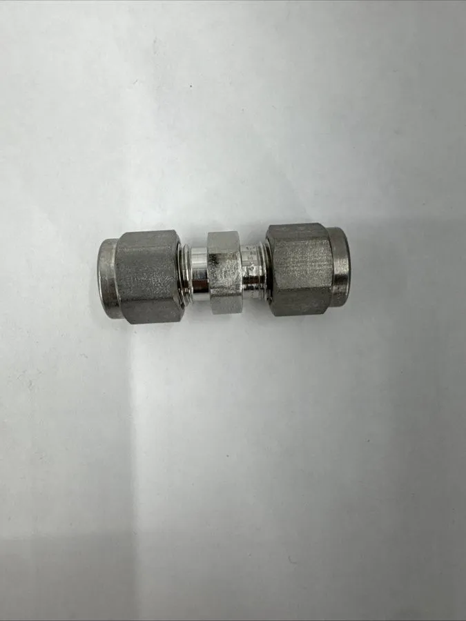 Фитинг Swagelok SS-400-6 Stainless Steel Union Fitting, 1/4" OD Tube