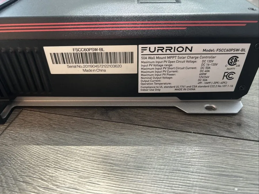 Аккумулятор Furrion® #FSCC60PSW-BL 50A Wall Mount MPPT Solar Charge Controller # — фото лота 1