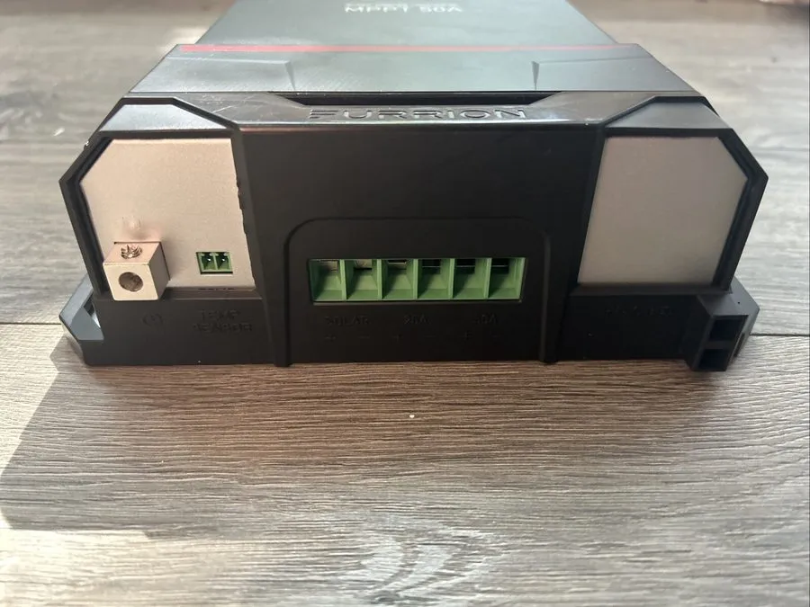 Аккумулятор Furrion® #FSCC60PSW-BL 50A Wall Mount MPPT Solar Charge Controller # — фото лота 2