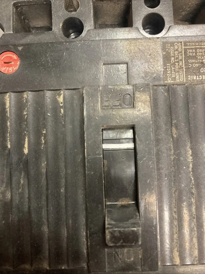 Автоматический выключатель GENERAL ELECTRIC CIRCUIT BREAKER 20 AMP 3-POLE 480V T