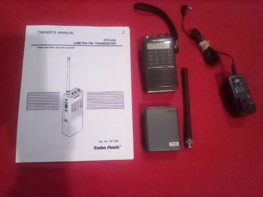 Радиостанция 4 X Realistic/Radio Shack 2 Meter HTX-202 Ham Radios — фото лота 1