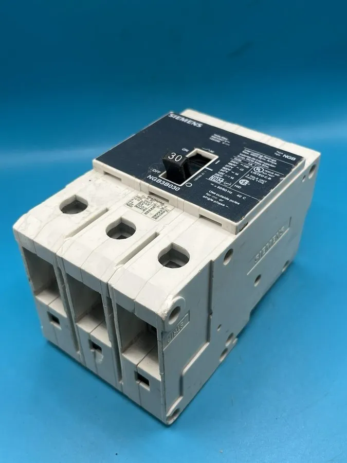 Автоматический выключатель Siemens NGB NGB3B030 3 Pole 30 Amp 480V Circuit Break
