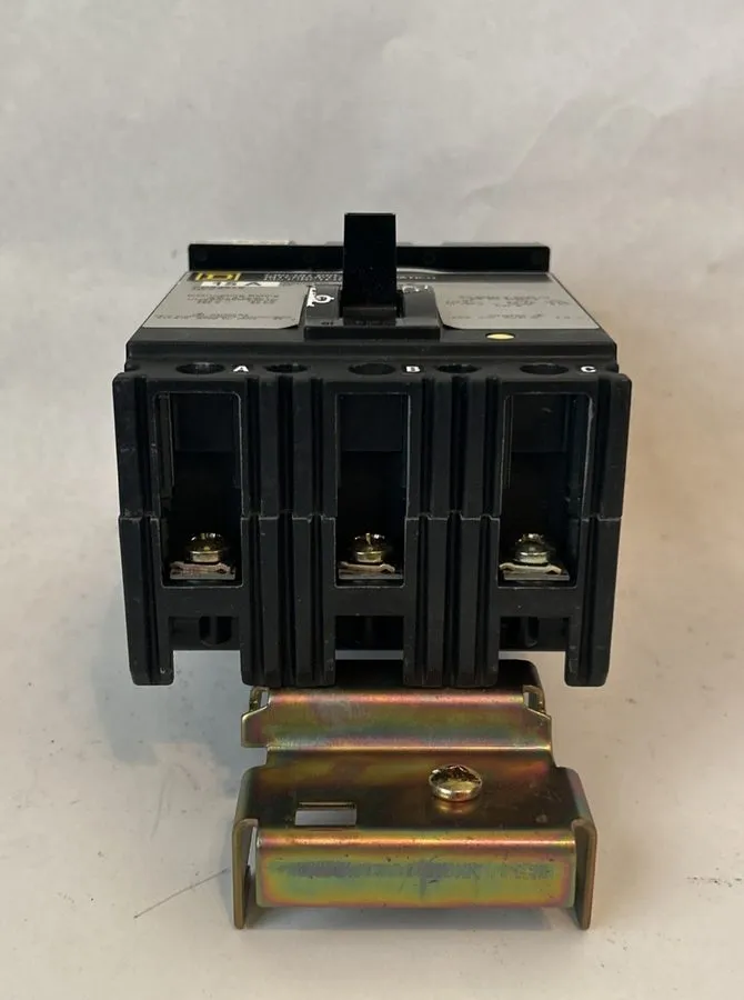 Автоматический выключатель Square D FC34015 Circuit Breaker 15 Amp, 3 Pole, 480V — фото лота 1