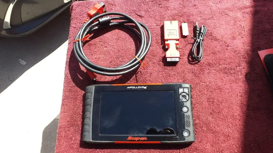 Диагностический сканер SNAP-ON EESC335 APOLLO D9 SCANNER SET WITH 25.4 SOFTWARE!