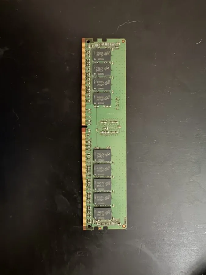 Модуль памяти Micron 16GB MTA18ASF2G72PDZ-2G6D1QG DDR4-2666 ECC RDIMM 2Rx8 RAM — фото лота 1