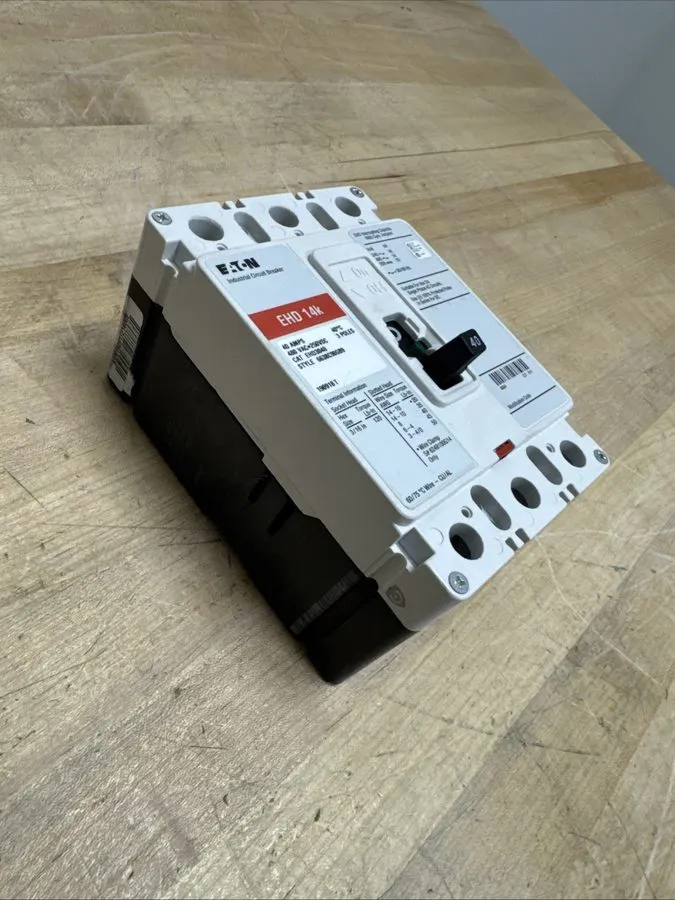 Автоматический выключатель EHD3040 Cutler Hammer 40 Amp 480V 3 Pole Circuit Brea