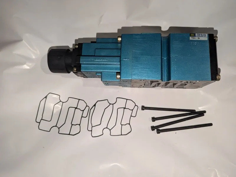 Трубопроводная арматура MAC PRESSURE REGULATOR AND GAUGE 150PSI PR65C SERIES PR6