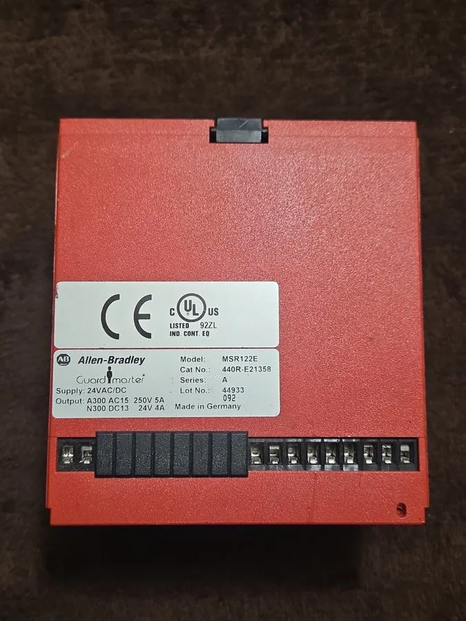 Реле безопасности ALLEN BRADLEY MSR122E GUARDMASTER SAFTY RELAY 440R-E21358 24VA — фото лота 1
