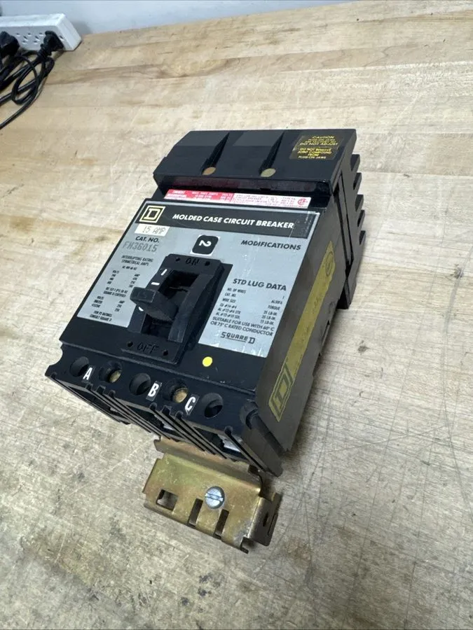 Автоматический выключатель Square D FH36015 FH 3P 25kA@480v 15 Amp I-LINE CIRCUI