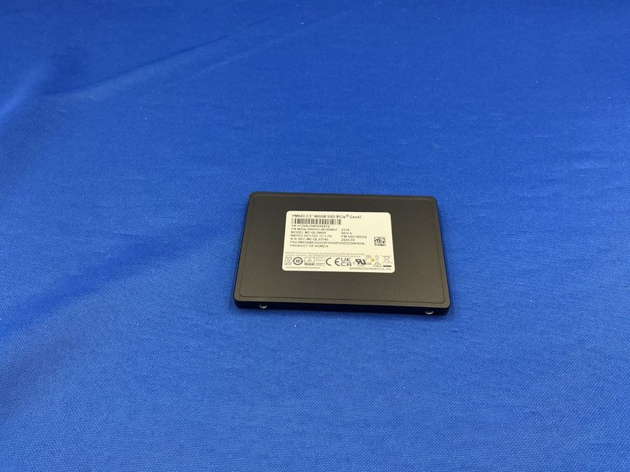 SSD-накопитель Samsung PM9A3 960GB PCI-E Gen4 x4 NVMe 2.5'' U.2 SSD MZ-QL29600 4 — фото лота 1