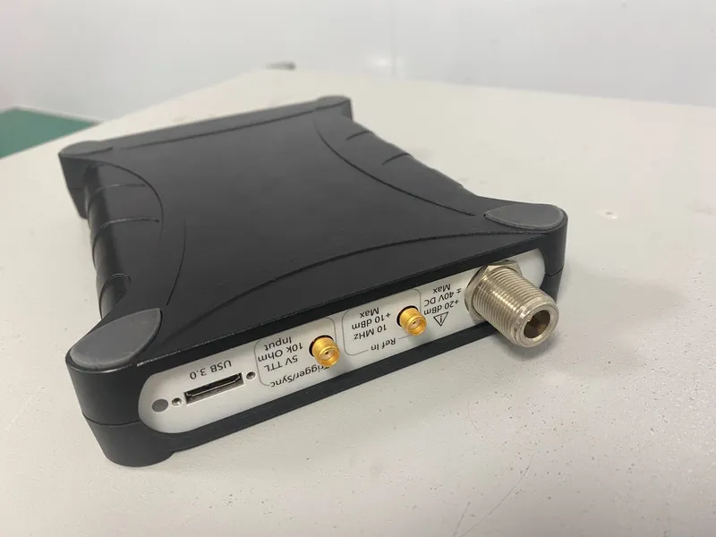 Анализатор спектра Tektronix RSA306B Real-Time Spectrum Analyzer 9kHz-6.2GHz