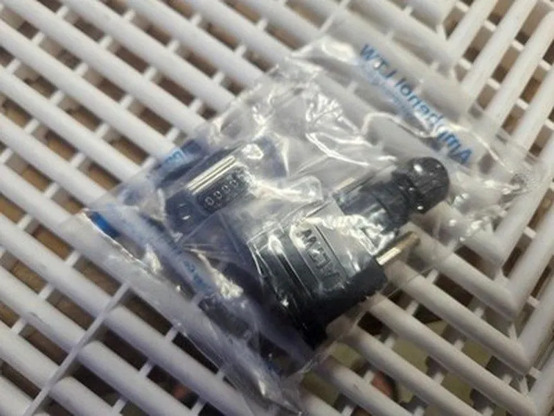 Разъём Amphenol SDB9-09BMMA-SL7001 Sealed IP67 DB9 Male Connector — фото лота 2