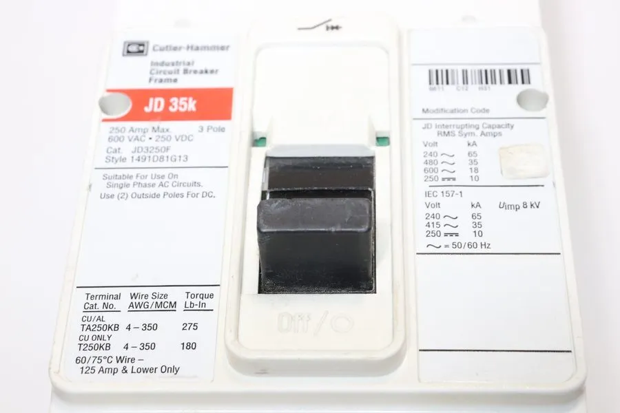 Автоматический выключатель CUTLER HAMMER JD3250F 250A 3-POLE CIRCUIT BREAKER, 60