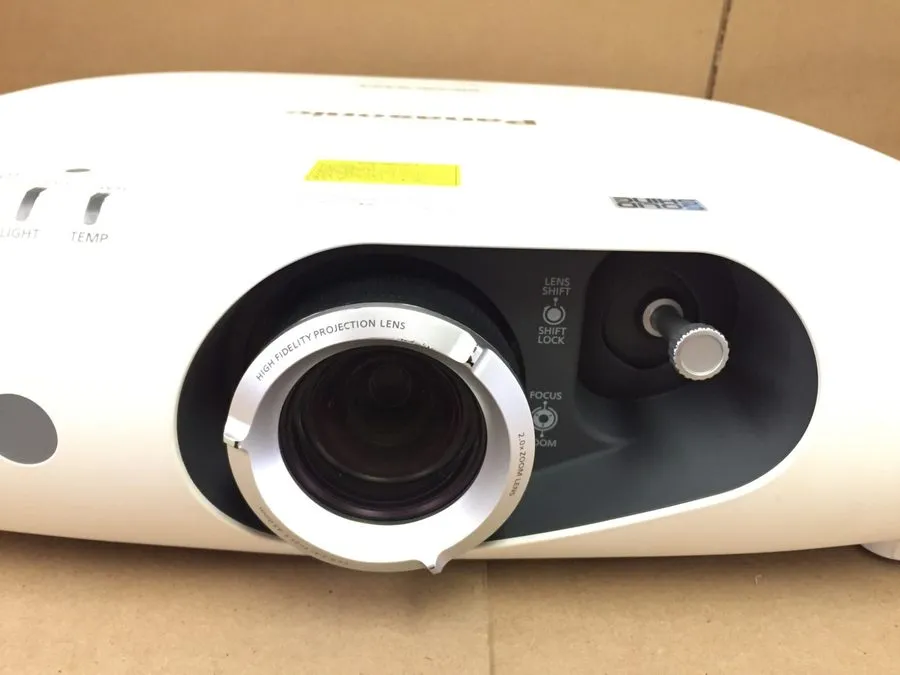 Проектор Panasonic PT-RW330U RW 330 WXGA DLP 3500 Lumens Laser Projector 1038 Ho — фото лота 2