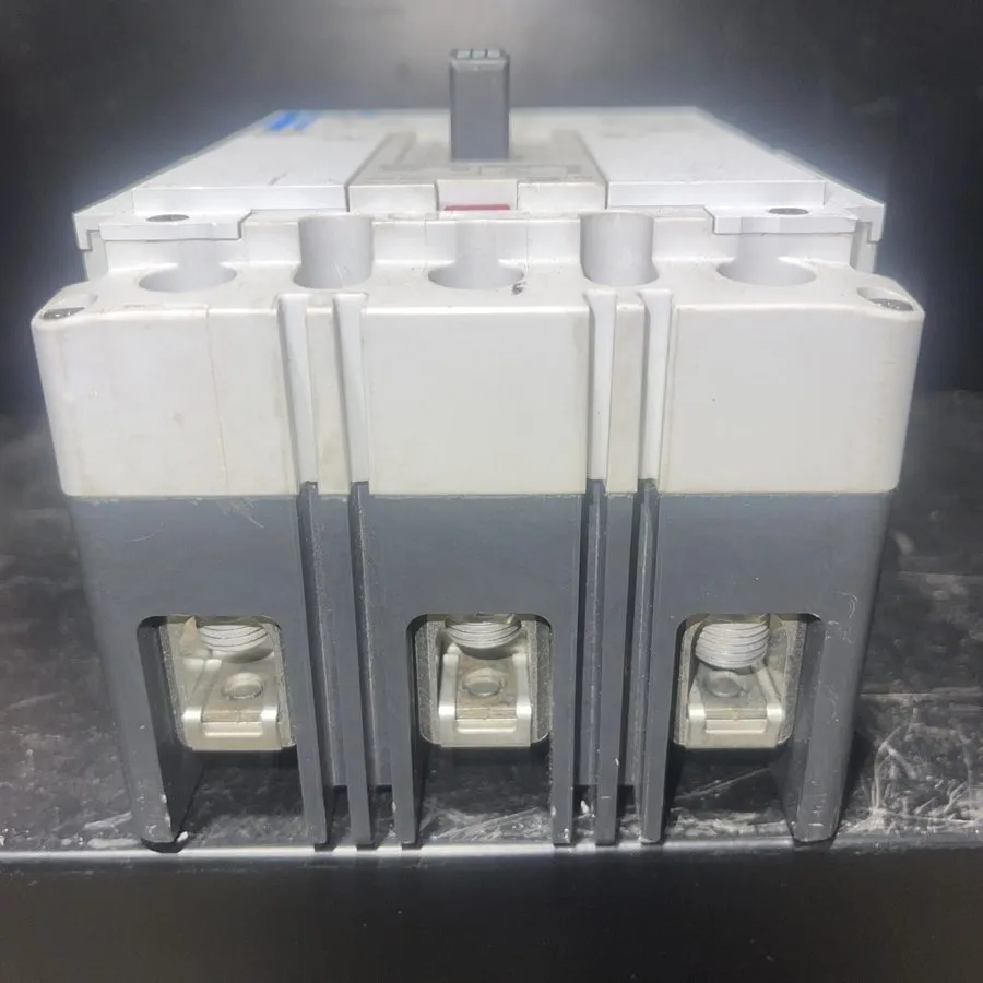 Автоматический выключатель Eaton PDG23M0225TFFL 225 Amp 480V 3 Pole Circuit Brea