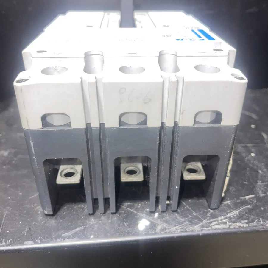 Автоматический выключатель Eaton PDG23M0225TFFL 225 Amp 480V 3 Pole Circuit Brea — фото лота 2