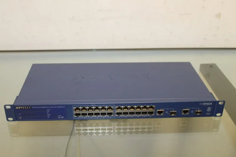 Коммутатор Netgear Prosafe FS726TP V1 24-Port 12-Port PoE Smart Ethernet Switch