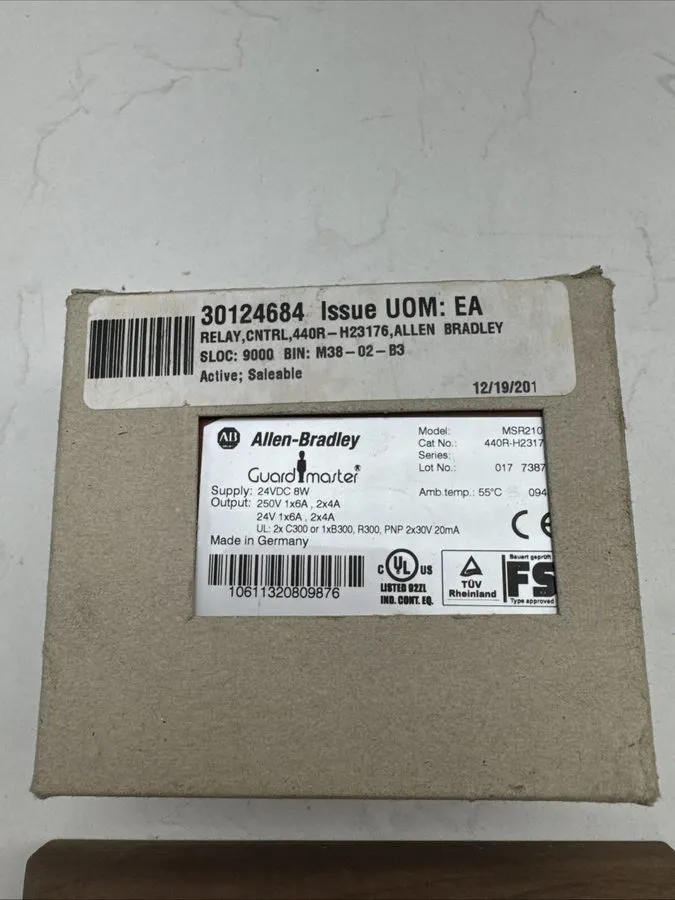 Реле безопасности Allen-Bradley 440R-H23176 MSR210P Safety Relay 24VDC Series B