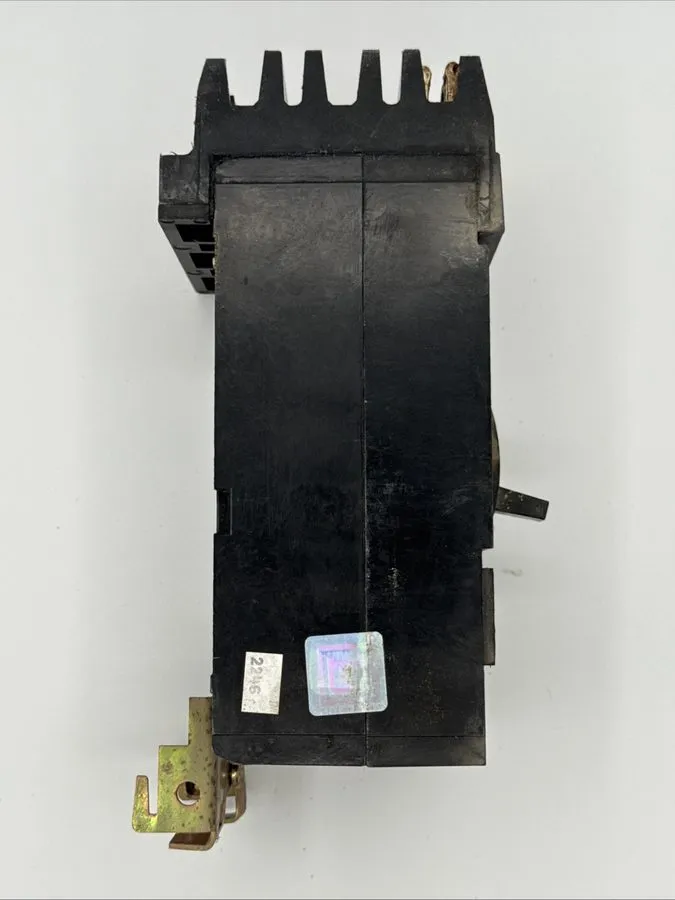 Автоматический выключатель Square D I-Line KC34225 3 Pole 225 Amp 480V Circuit B