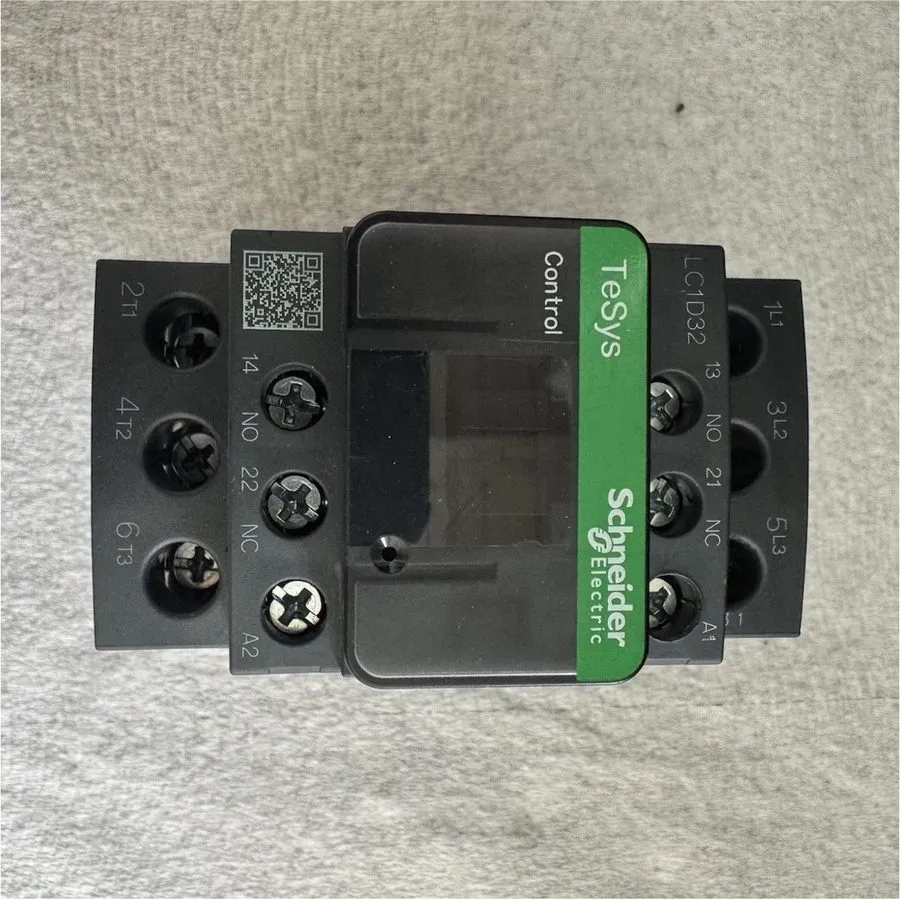 Контактор Schneider LC1D32M7C 32A 3 Pole Contactor 220VAC Coil TeSys D
