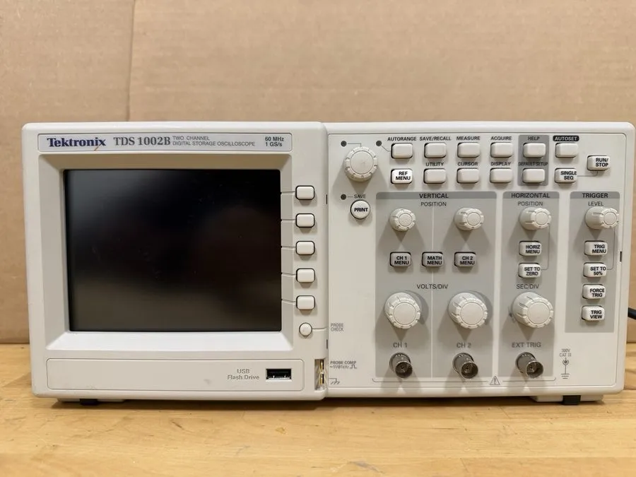 Осциллограф 2 Channel Tektronix TDS220 100Mhz Digital Oscilloscope 1GS/s