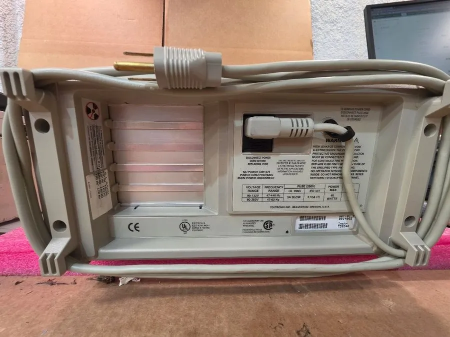 Осциллограф TEKTRONIX TDS340 Digital Oscilloscope 100MHz 2-ch 500 MS/s — фото лота 2