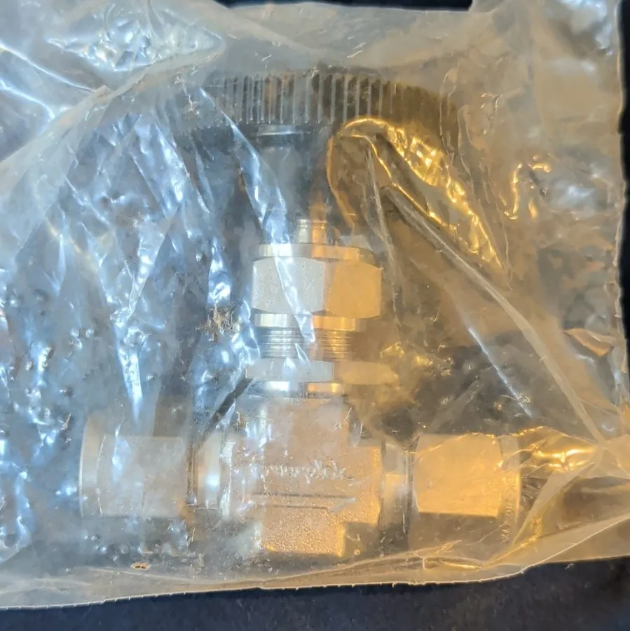 Клапан SWAGELOK SS-1RS8 NEEDLE VALVE STAINLESS STEEL 1/2" TUBING