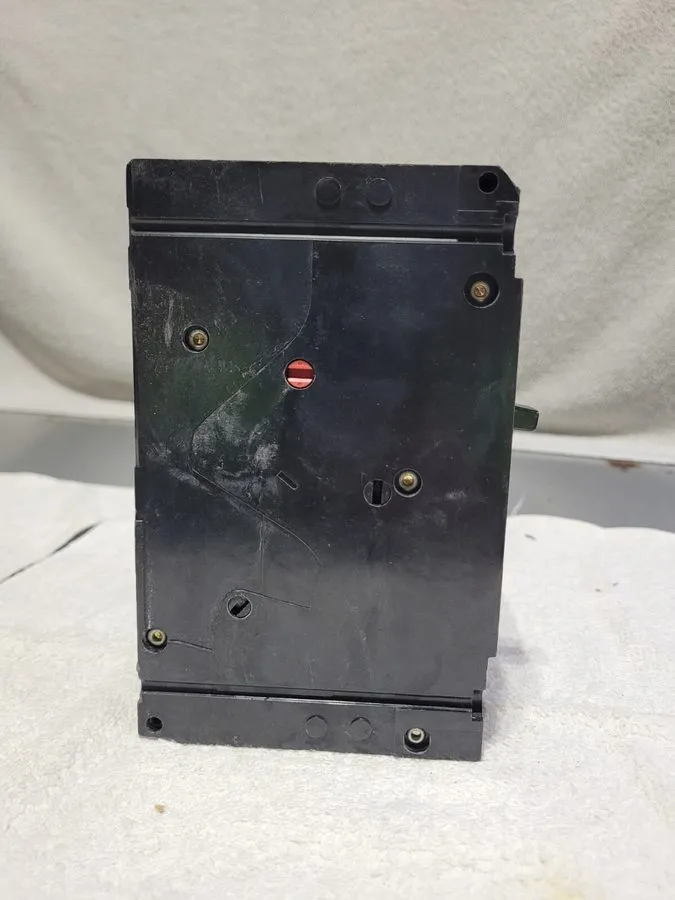 Автоматический выключатель SIEMENS SENTRON SERIES 15 AMP CIRCUIT BREAKER 3P 480  — фото лота 1