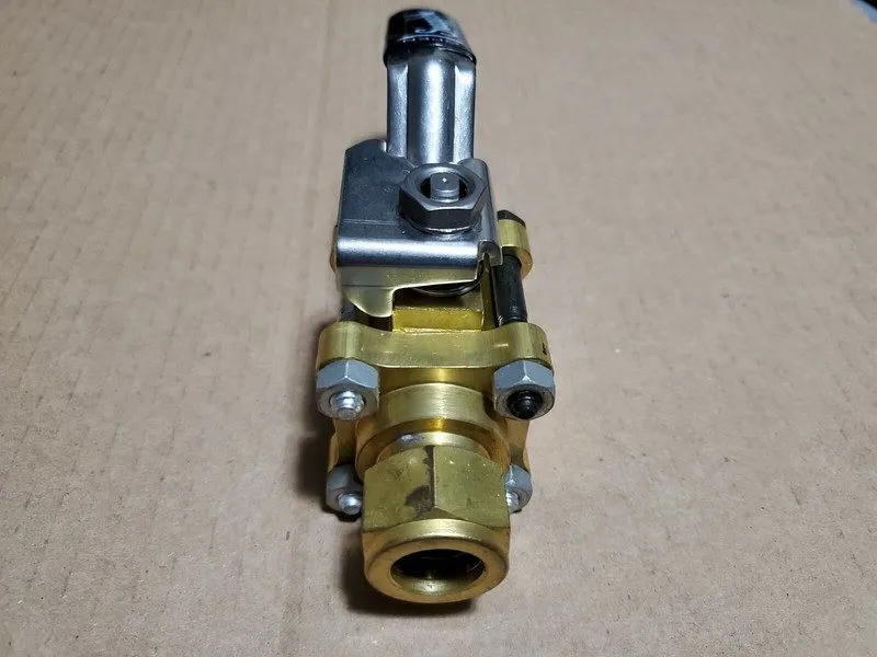 Клапан Swagelok B-63TS10 Brass Ball Valve 1500PSI 5/8” Tube OD