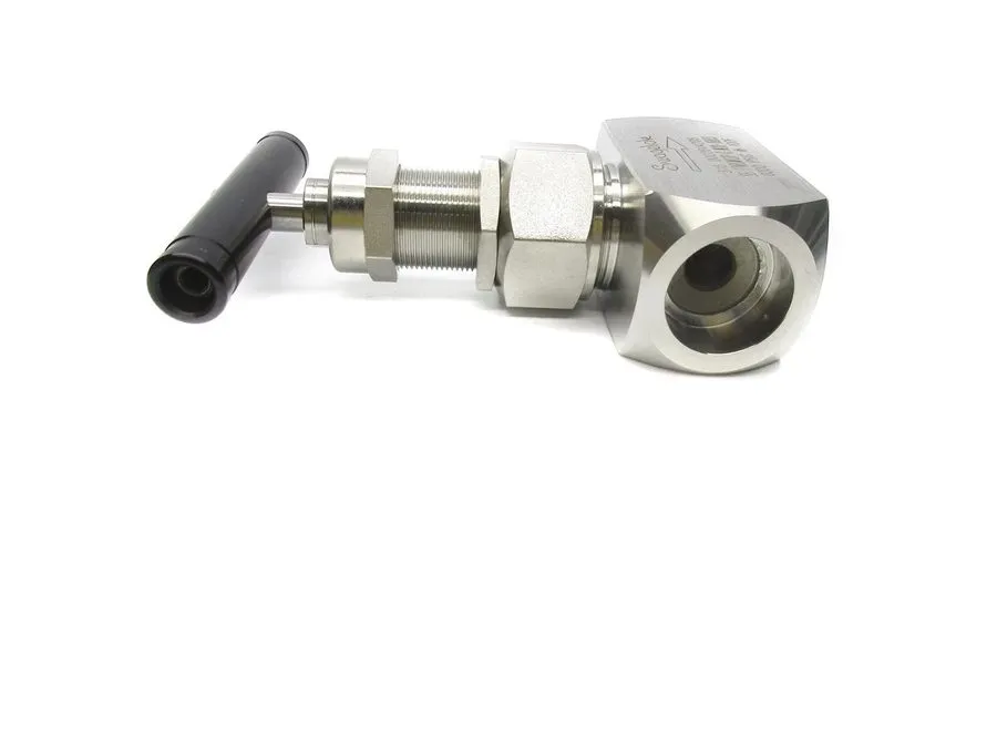 Клапан SWAGELOK SS-12NBF VALVE 1/2" 316 6000 PSIG SS-316 — фото лота 1