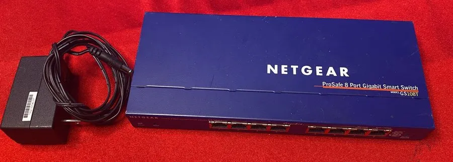 Коммутатор NetGear ProSafe GS108T v2 8-Ports External Ethernet Switch FREE S/H — фото лота 1