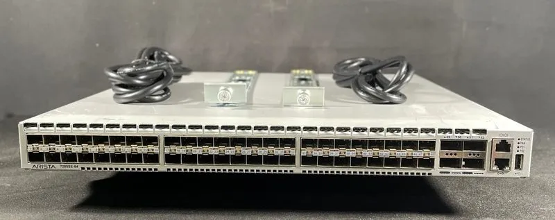 Коммутатор Arista DCS-7280SE-64 48-Port 10G SFP+ 4-Port QSFP Network Switch — фото лота 1