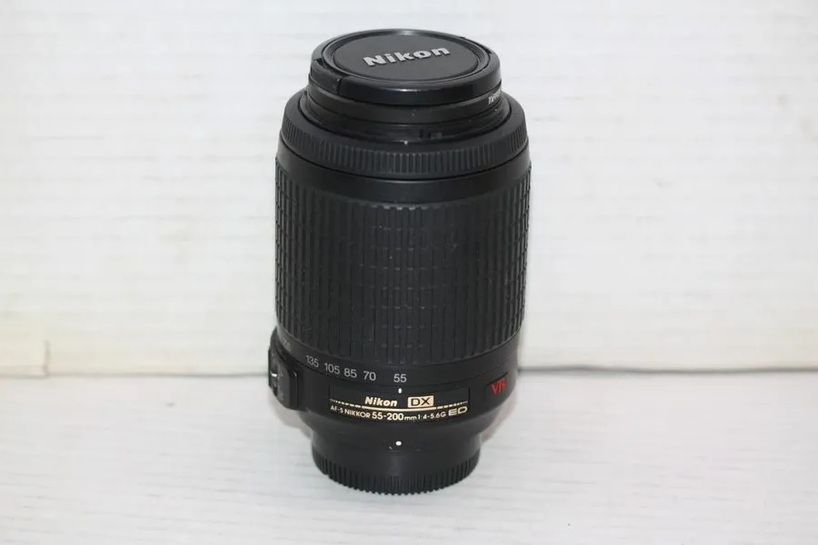 Объектив NIKON AF-S NIKKOR 55-200mm f4-5.6G ED DX VR IF LENS, CAPS, POUCH