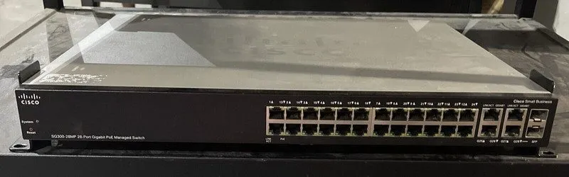 Коммутатор CISCO SG300-28MP SWITCH