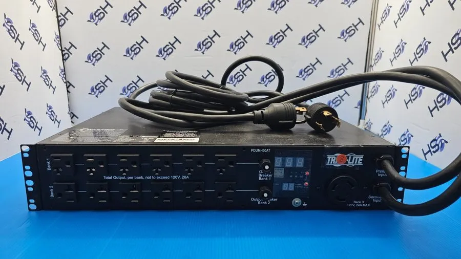 Стойка/шкаф TRIPP LITE PDUMH30AT Series 2.9Kw Single-Phase Local Metered Automat