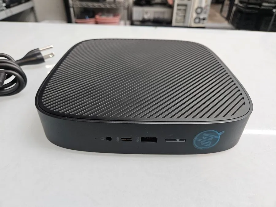 Тонкий клиент HP T540 Thin Client AMD Ryzen R1305g 4GB RAM No Drive/OS USFF Desk