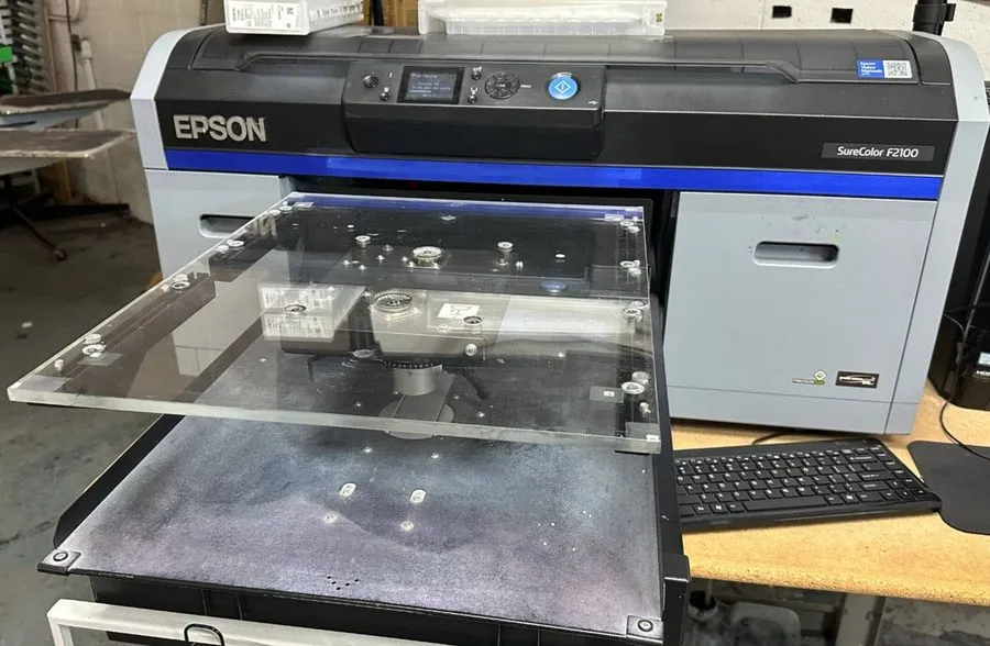 Принтер Epson F2100 DTG Printer W/ Small, Medium, Large Platters Included