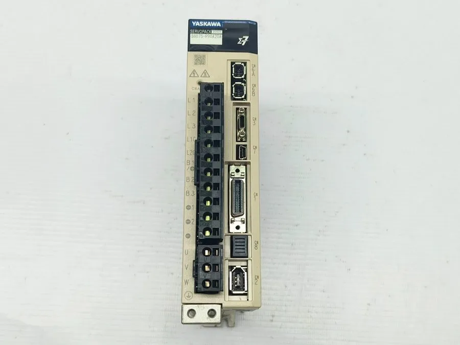 Сервопривод YASKAWA SIGMA7 amplifier SGD7S-R90A20A002 SERVOPACK 100W