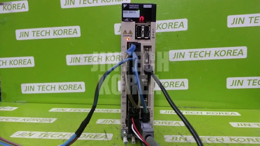 Сервопривод Yaskawa SGDV-1R6A11A Servopack AC Servo Drive