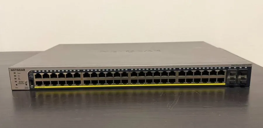 Коммутатор NETGEAR GS752TP 48-Port Gigabit PoE+ Smart Pro Switch with 4 SFP Port